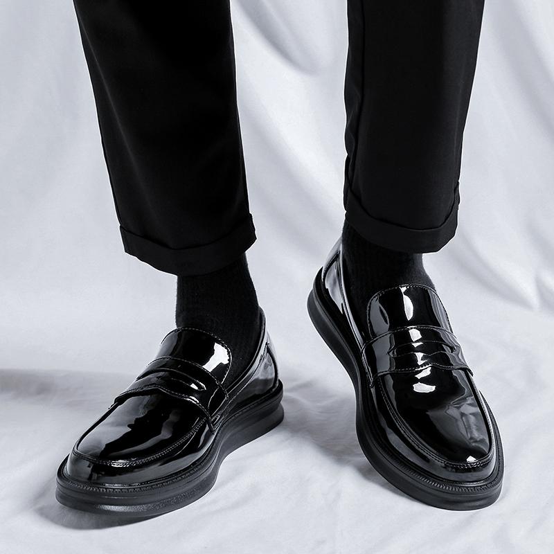 Fashion British Classic Retro Style Small Leather Shoes Men Korean Version of The Wedding Business Solid Color Casual Shoes Driving Shoe