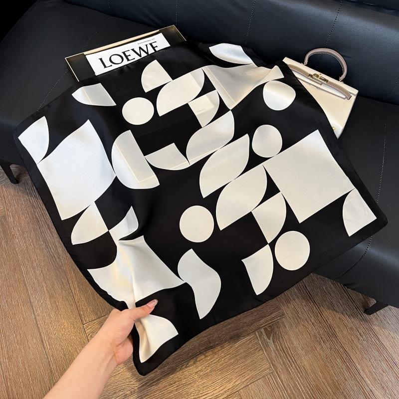 New silk scarf women's fashion versatile high-end small square scarf Korean version neck protection scarf spring and autumn retro scarf binding bag