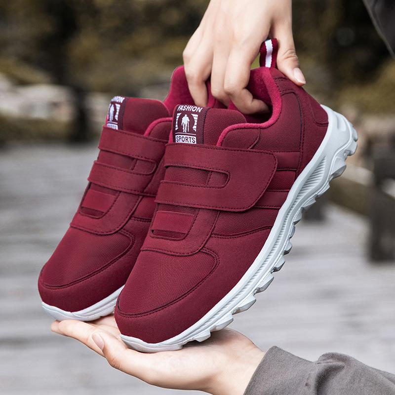 

Factory direct sales autumn new old shoes men s and women s single buckle Jianbu big foot bone widening shoes soft sole 35