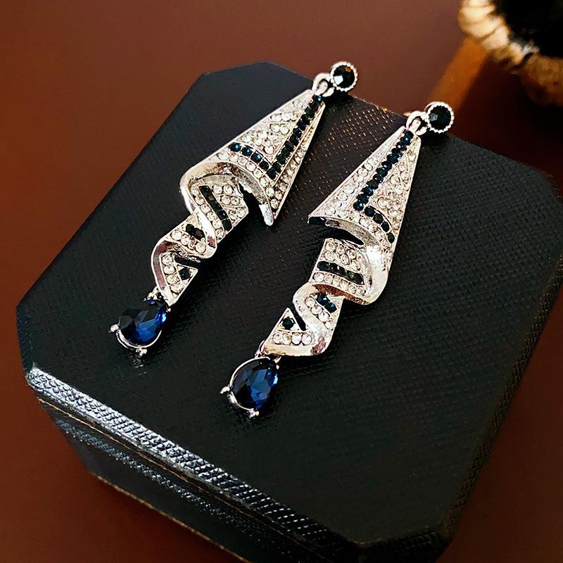 Cercei Medievali Vintage Argintiu Ac Picurând Ulei Romb Cercei Retro Stil Curte Cercei Exquiși Cercei Lux Light High-end