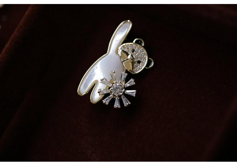 Bo Xin Yun Elegant High-End Butterfly Brooch: Luxury Insect Design Dress Pin