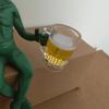 Funny Alien Beer Statue Garden Landscaping Yard Art Ornament Resin Beer Drinking Alien Sculpture Desktop Decoration