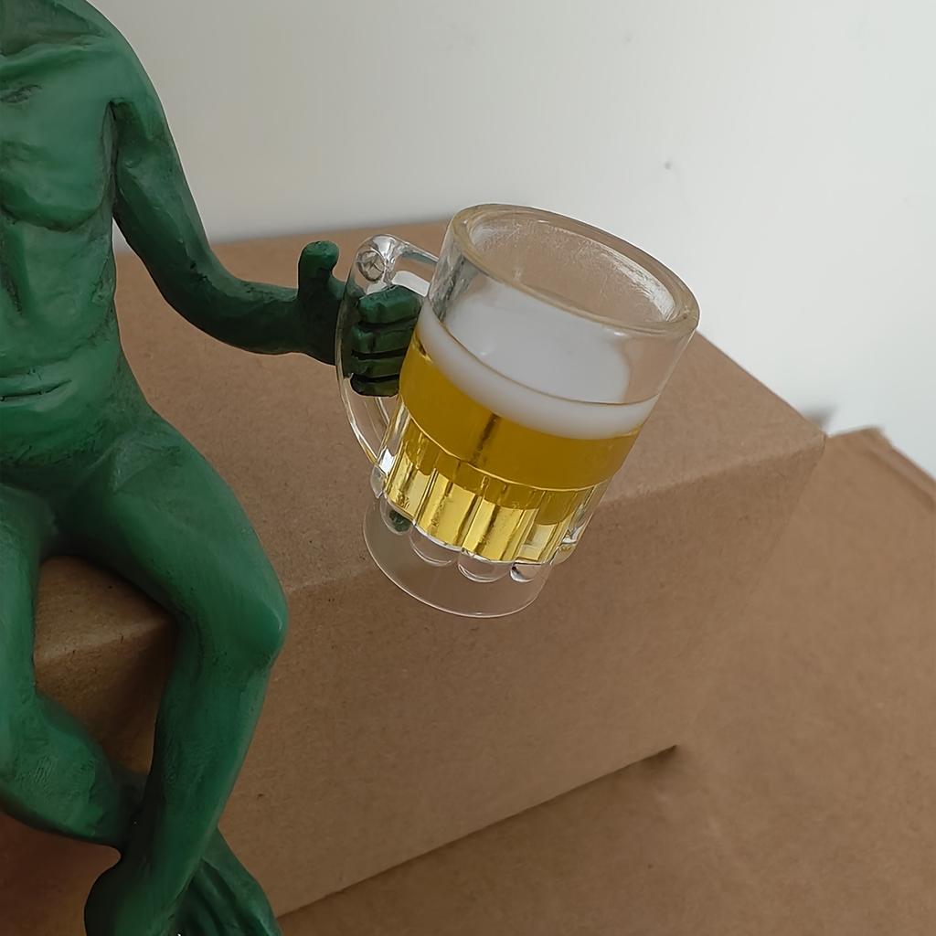 Funny Alien Beer Statue Garden Landscaping Yard Art Ornament Resin Beer Drinking Alien Sculpture Desktop Decoration