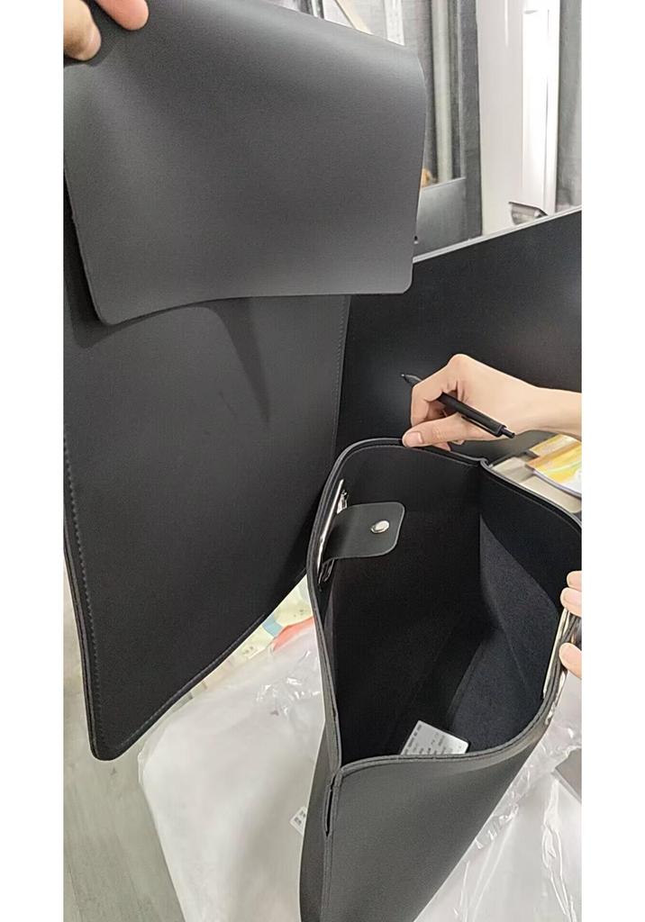 Luxury Large Capacity Laptop Handbag for Commuting