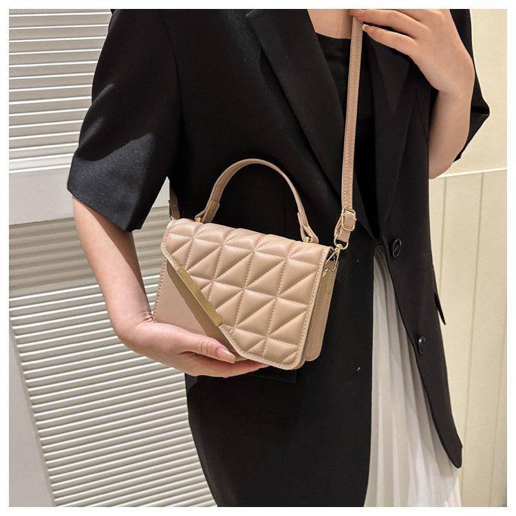 Women's Faux Leather Quilted Stitching Small Square Bag Fashion Magnetic Closure Shoulder Crossbody Purse