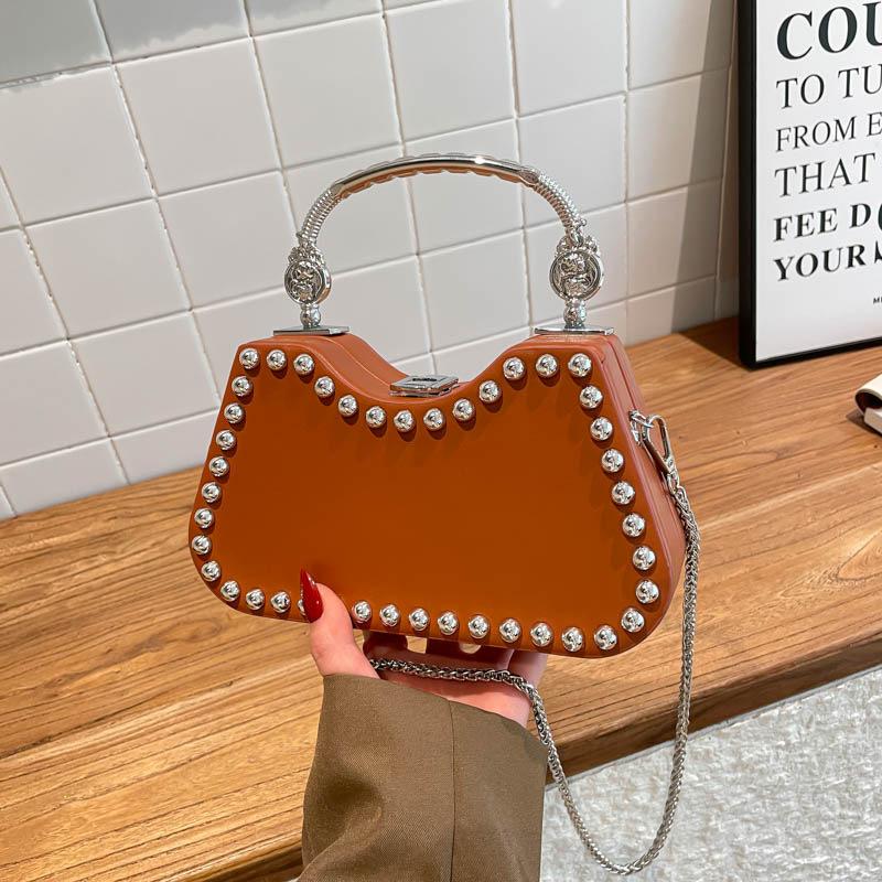 Designer Retro Diamd Clutch Purse for Women PU Leather Crossbody Bag with Chain Metal Handle Fashi Accessory for Party