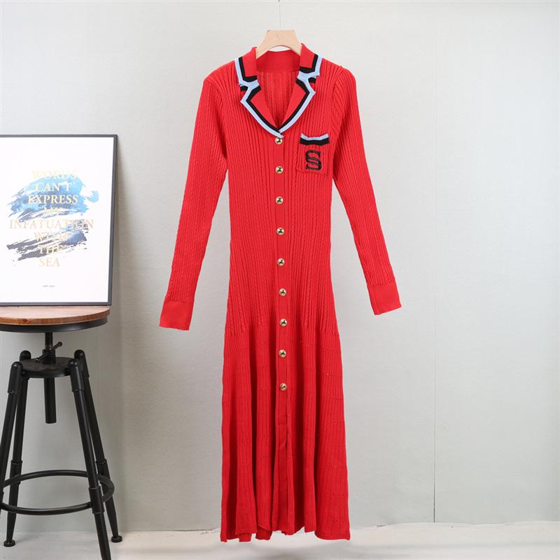 Autumn Elegant Slim Knitted Long Dress Women's Letter Single Breasted Long Sleeved Designer Vintage Dresses Winter Sweater