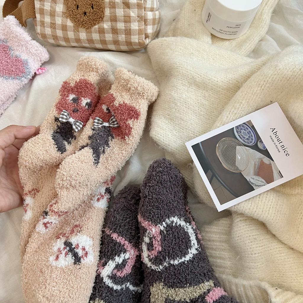 Winter Tulpe Korallenfleece Socken Damen Süß Und Niedlich Fleece Winter Warm Boden Socken Verdickte Mittelrohrsocken