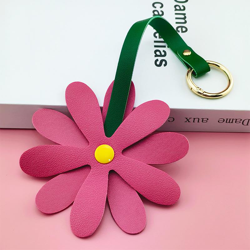 Spot Ins Wind Small Daisy Pendant Leather Flower Pendant Small Fresh Flower Keychain Pendant