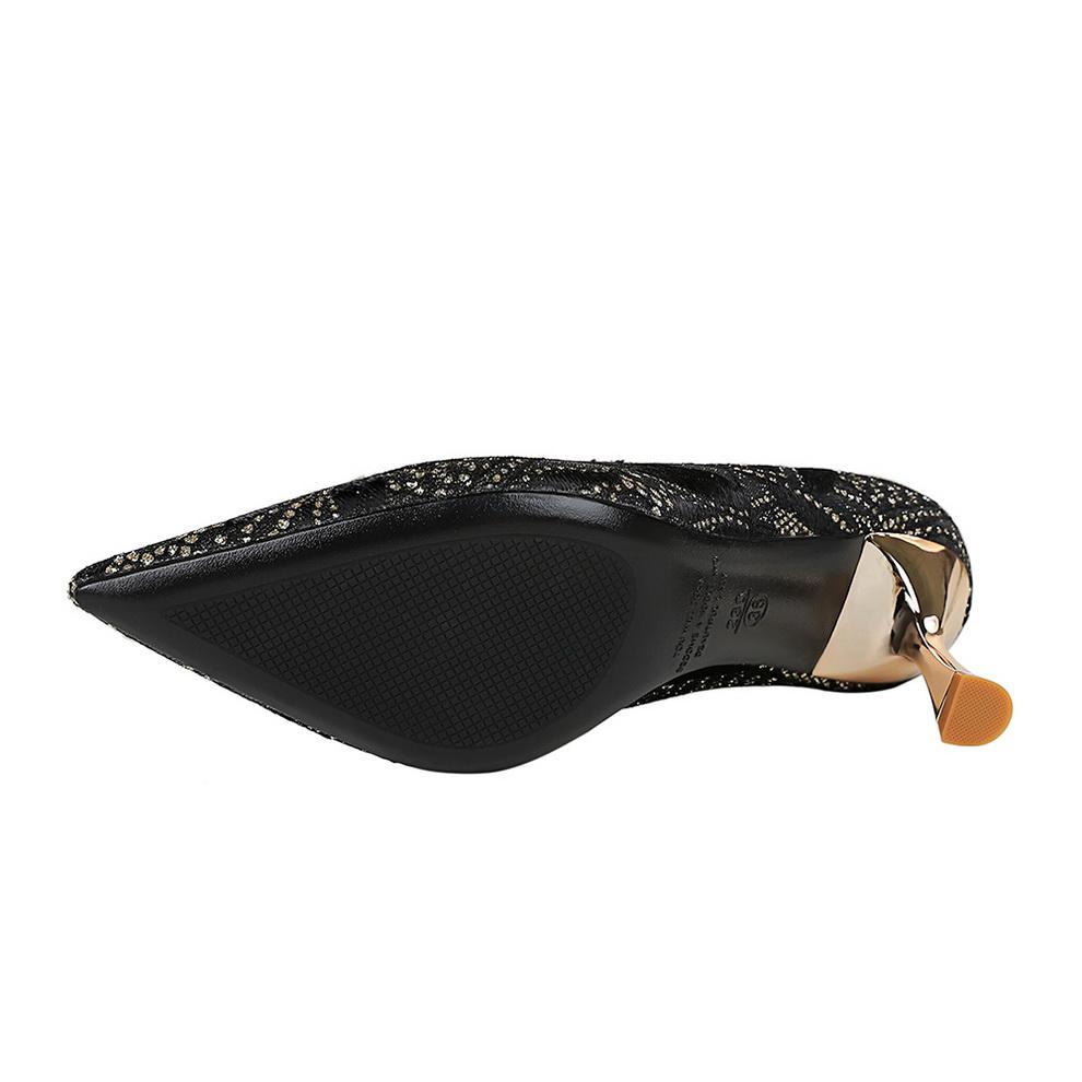 Zarte und Intellektuelle Spitze mit Unregelmäßigen Mustern und Feinen Absätzen, Professionelle Damen-Pumps