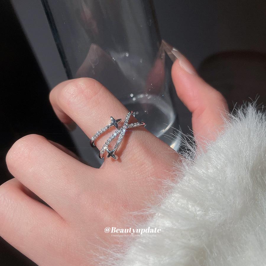 Koreanisches Zirkon Blumenherz Armband: Eleganter, Hochwertiger, Modischer Handschmuck mit Exquisite Design