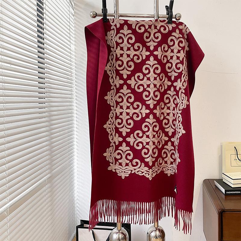 New Pashmina Cashmere Blend Mujer Bufanda Scarf Warm Echarpes Embroider Flower Poncho Cape Thick Warm Poncho Kerchief