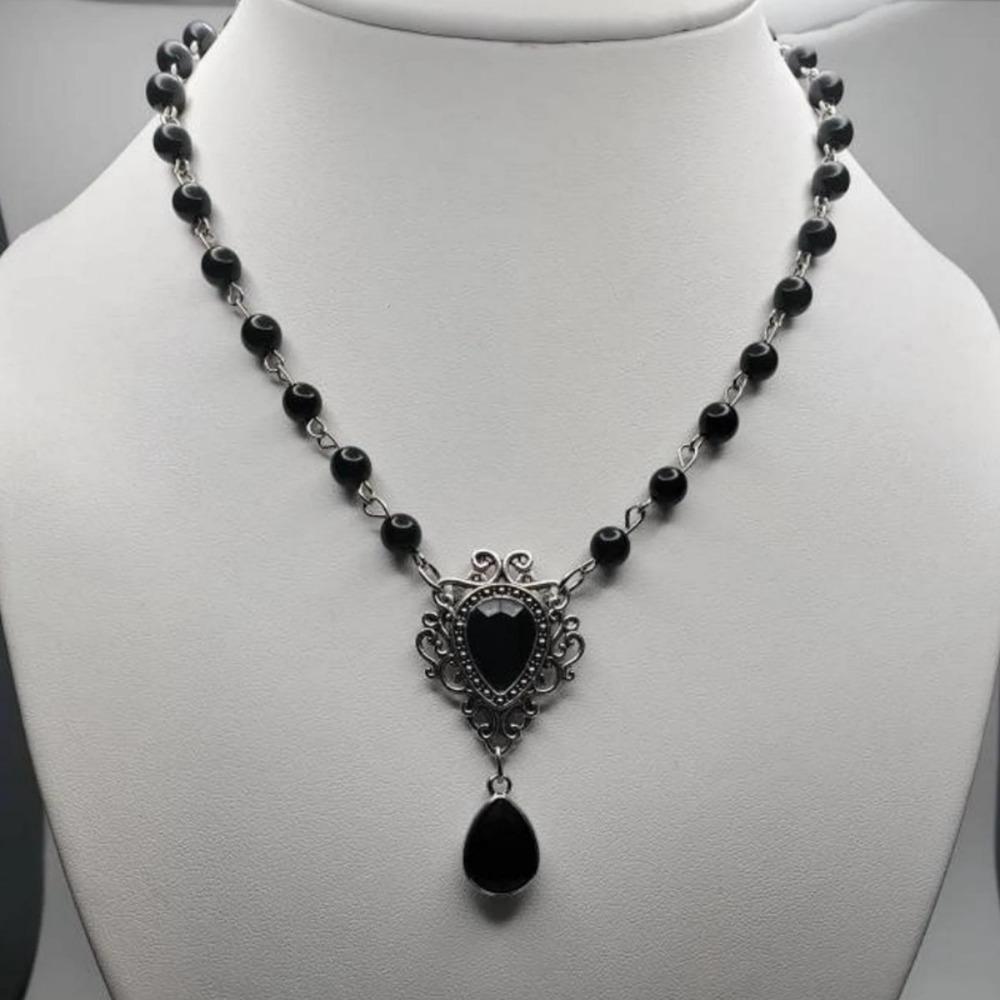 Gothic Victoria Middle Age Teardrop-shaped Pendant Multi-layer Black Glass Bead Necklace for Women Halloween Temperament Jewelry