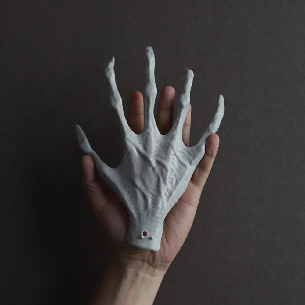 Lightweight Skeleton Hand Realistic Size Scary Props Plastic Hand Ornament Haunted House