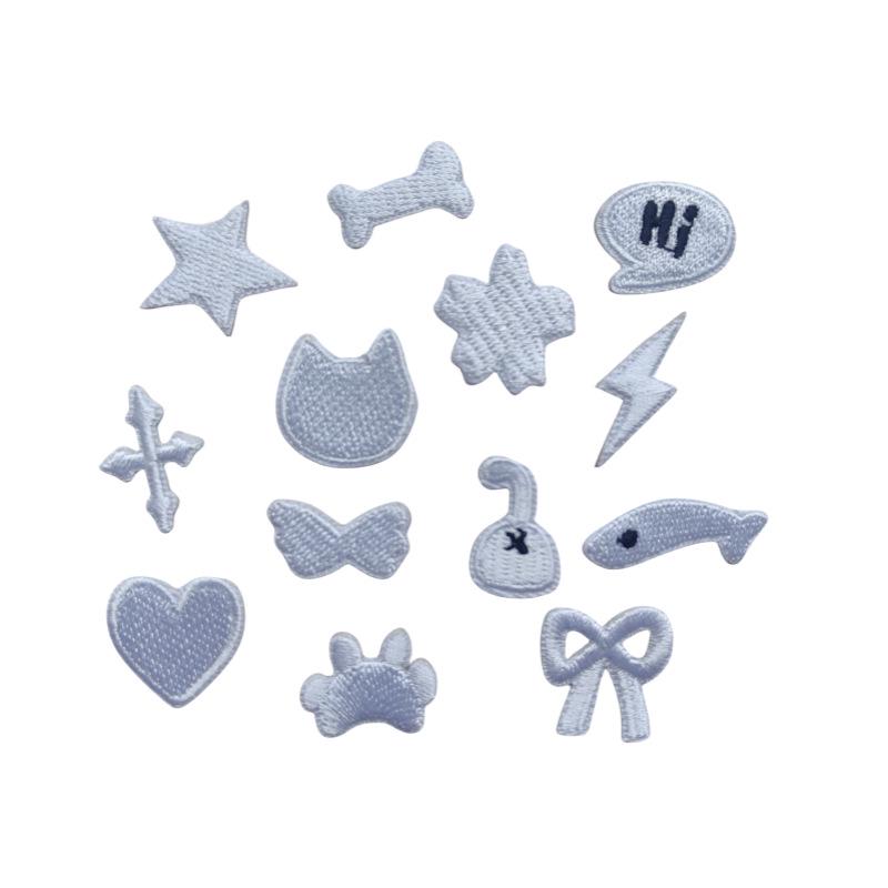 Очаровательная маленькая белая вышитая самоклеящаяся нашивка для украшения одежды