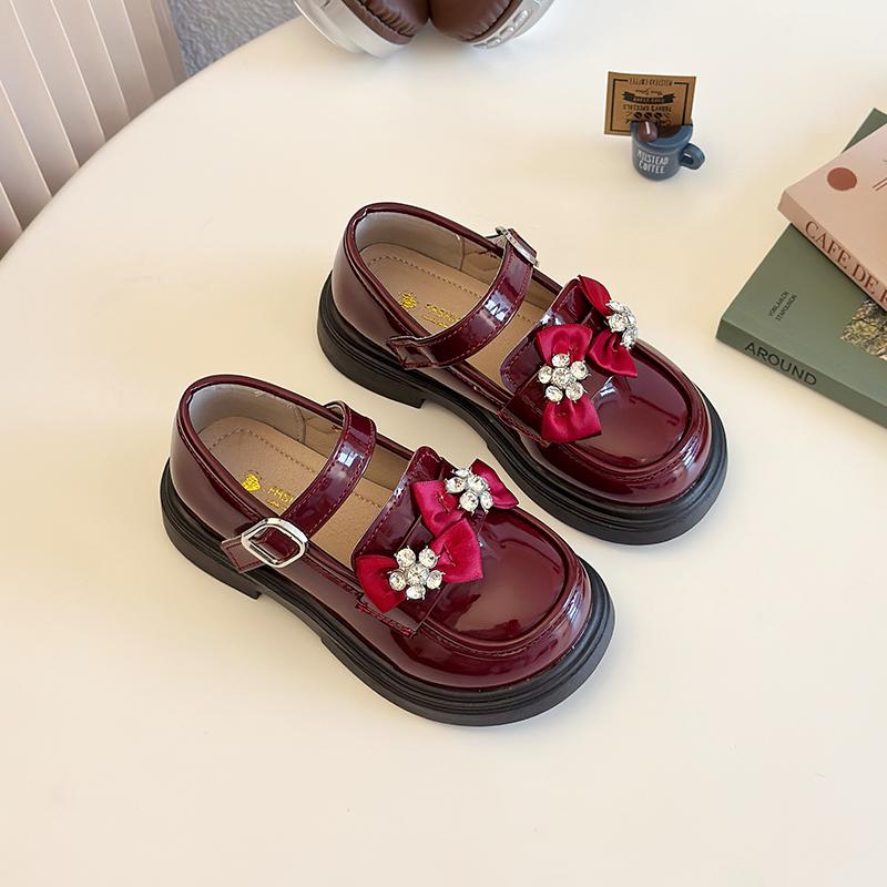 

Туфли кожаные для девочек, круглый носок, милые бантики, детские туфли принцессы, черные глянцевые, лето 2025, новинка, детские балетки Мэри Джейн, мягкая подошва 26 вино красного