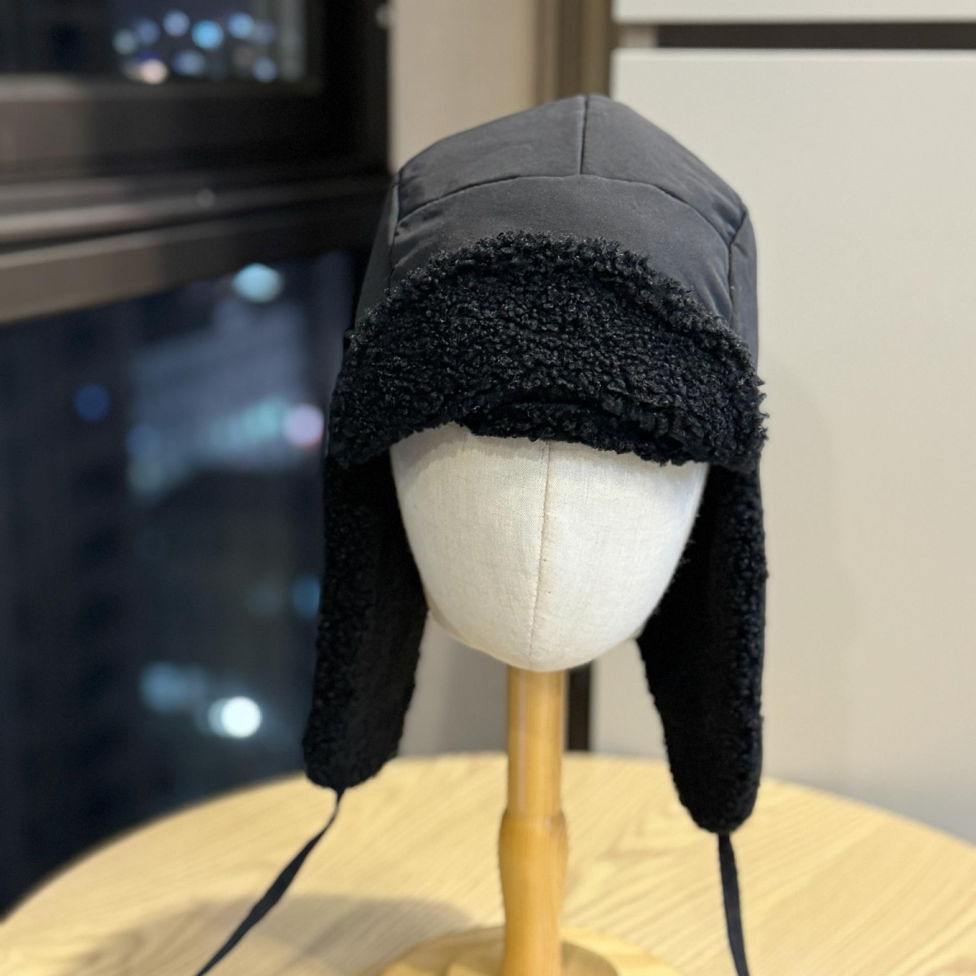 

New vintage double-sided lamb wool thickened ear-protecting aviator hat for women, Korean version, warm outdoor cold-proof flight hat for men Adult54-60Average Size чёрный