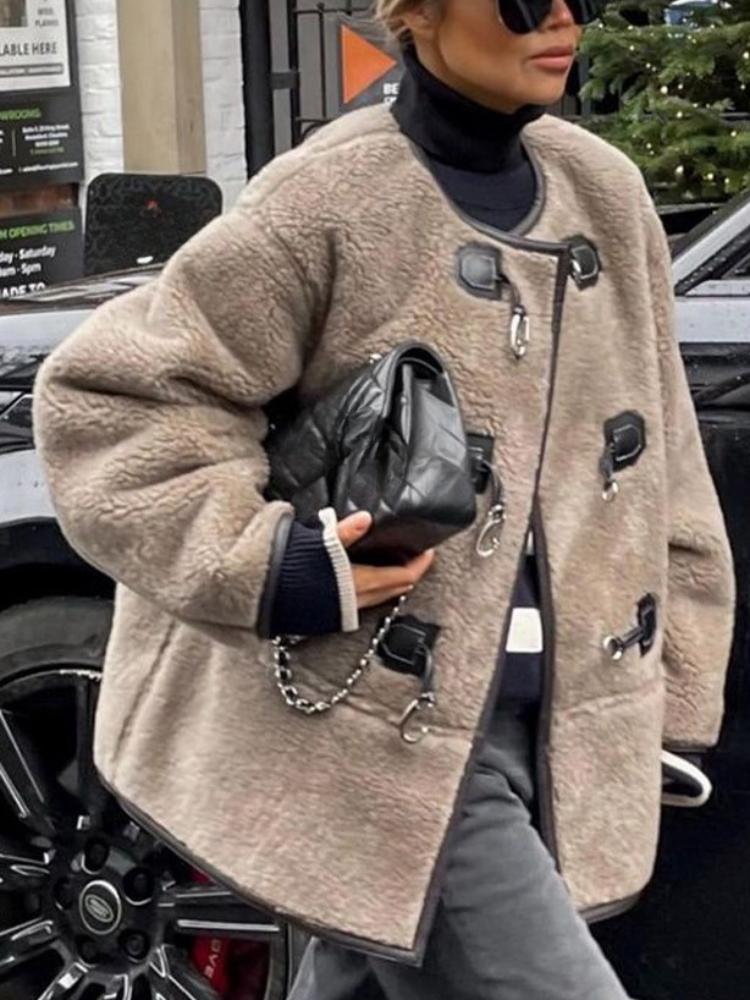 Женская утепленная плюшевая куртка из ягненка — фото 6