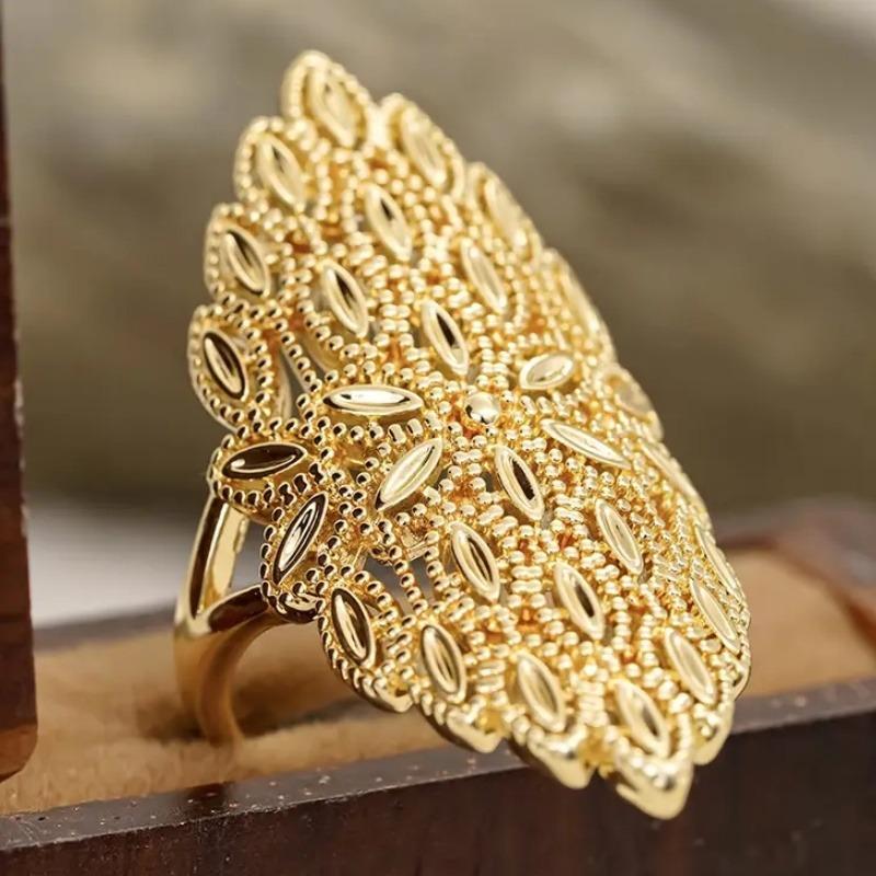Vintage Handgeschnitzter Hohlblumen Damenring Klassische Goldfarbe Metall Geometrie Tägliches Tragen Party Schmuck Jubiläumsgeschenk
