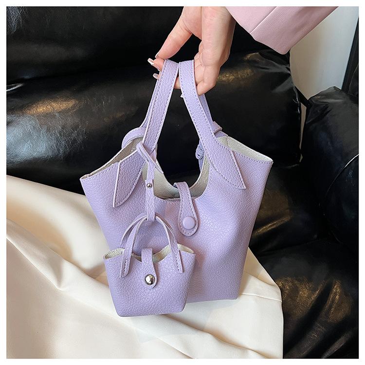 Niche Casual Bucket Bag  New Fashion Spring and Summer Mother Bag Soft Leather Temperament Shoulder Women's Bag