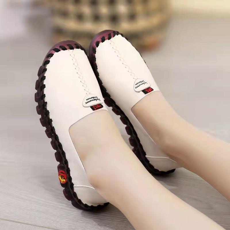 Spring and summer new soft-soled mother shoes soft-soled not tired feet beef tendons flat-soled large size 43 leather casual women's shoes
