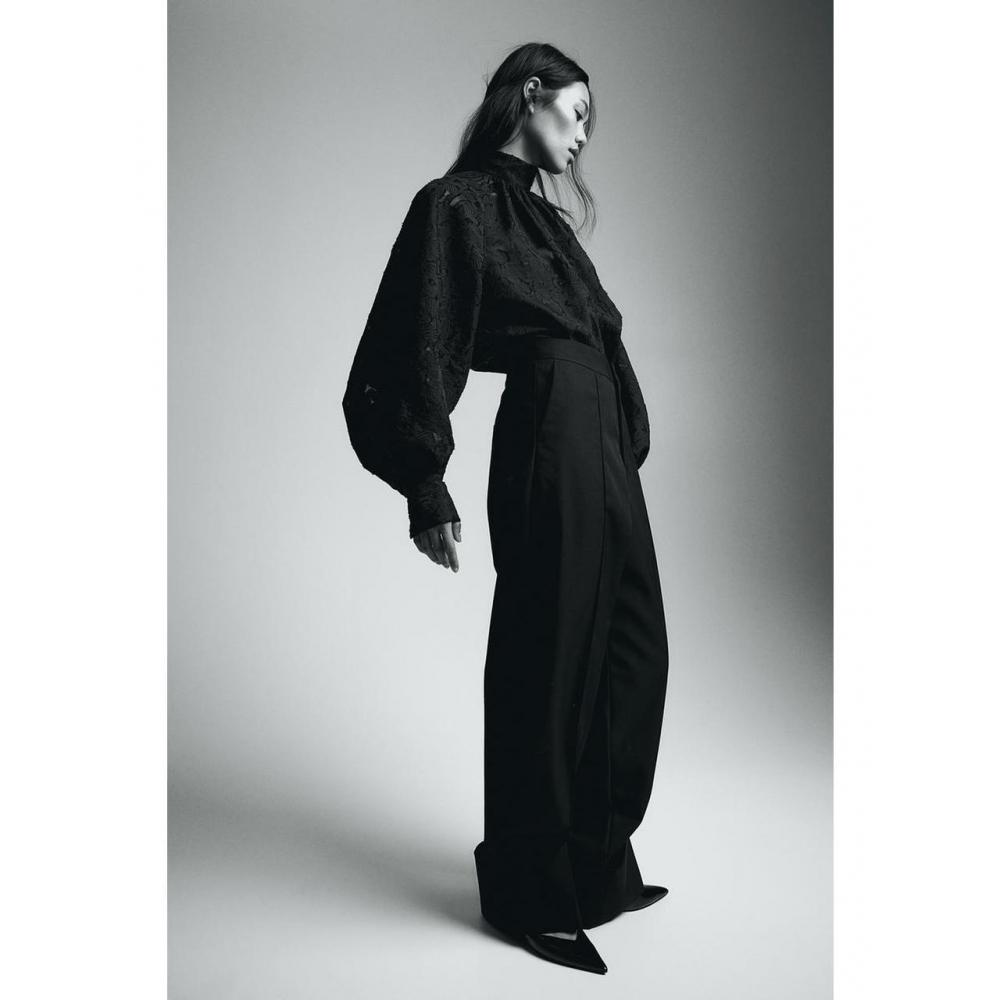 

H&M Текстурная блузка черная 1211387001