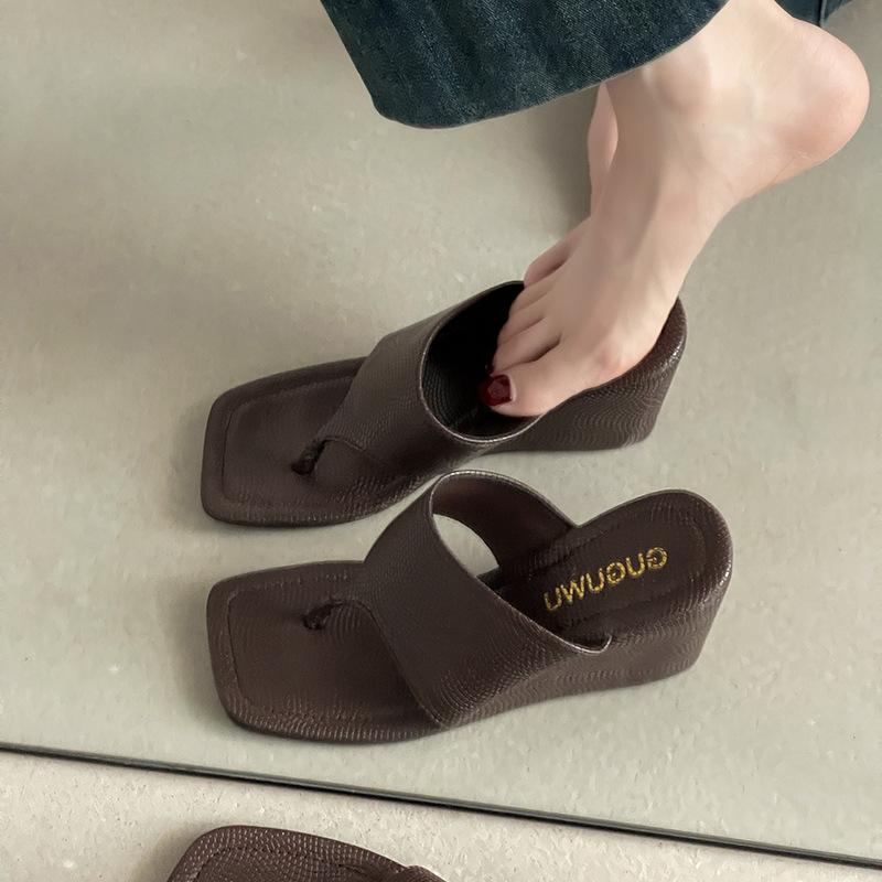 Retro niche design thin wedge sandals 2025 spring and summer new Korean version open-toed toe temperament cool slippers