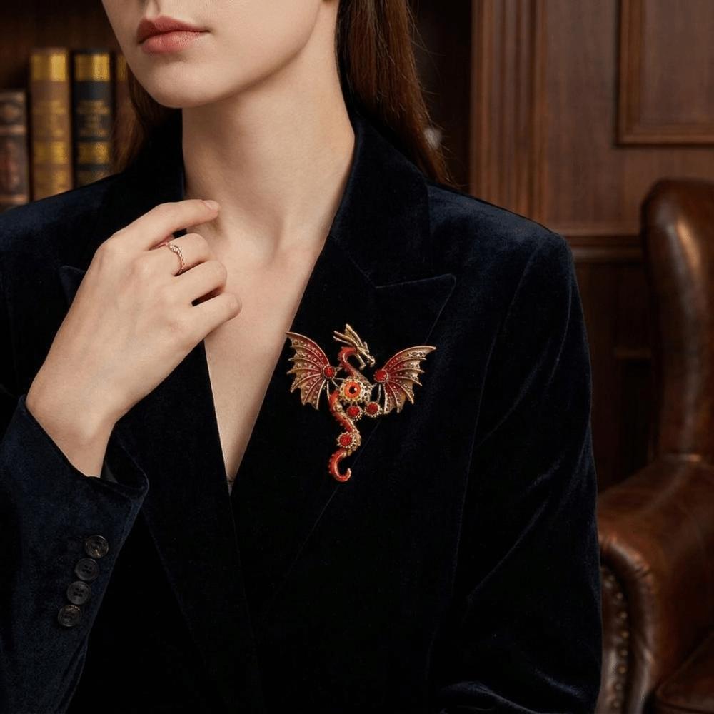 Glänzende Strass Emaille Brosche Polierte Metallbasis Drachen Brosche Tier Pin Tägliches Tragen