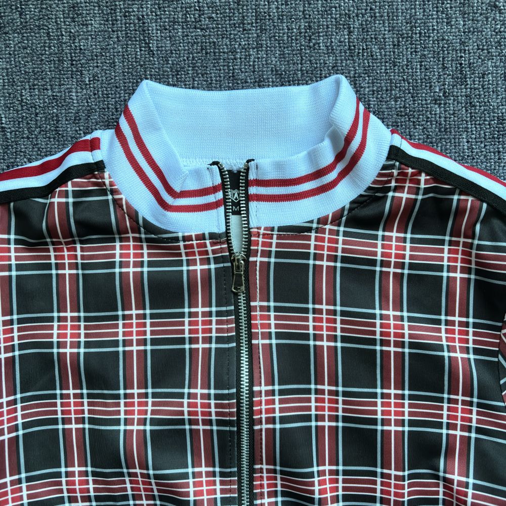 2024 Podzim/Zima Nový módní trend Ležérní set pro muže Evropský a americký Kostkovaný Módní kabát Sportovní kalhoty se zesíleným sametem