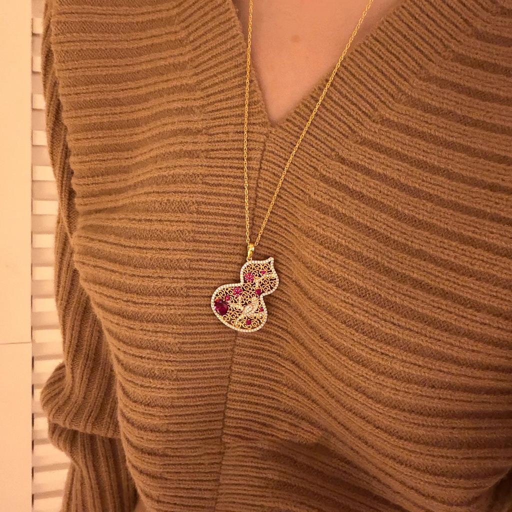 Palace style Elegant hollow out ruby flower gourd pendant necklace light luxury inlay diamonds sparkling wedding gift