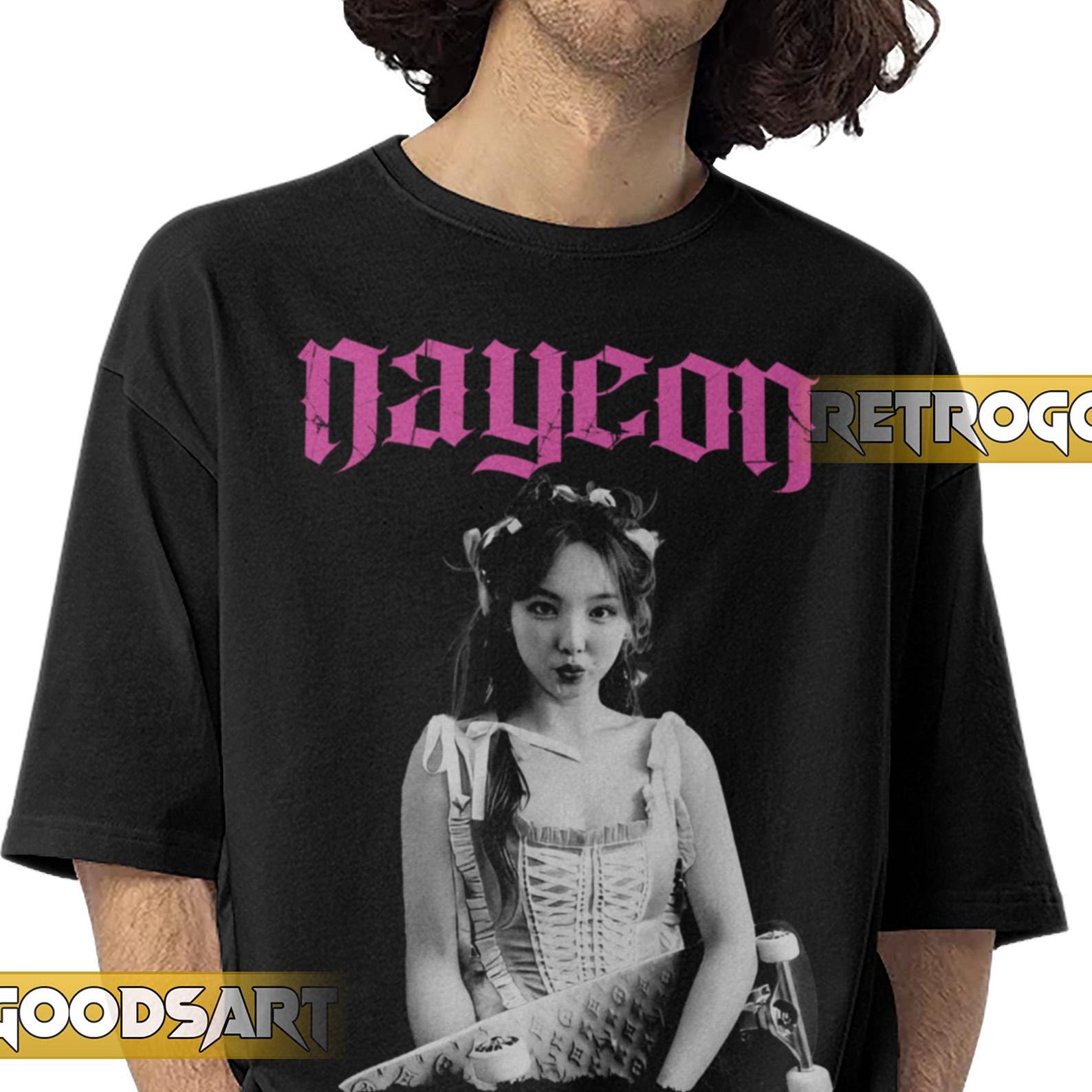 NAYEON TWICE KPOP Shirt / Im Na-yeon Twice Tour / Twice Kpop GirlbandConcertMerch / Na-yeon Faded Tone T-Shirt L