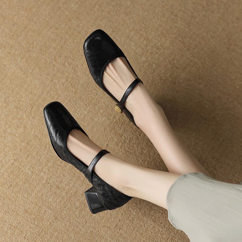 Retro French Single Shoes 2025 Autumn Square Head Thick Heel Small Leather Shoes One-word Buckle Belt Low Heel Mary Jane Shoes