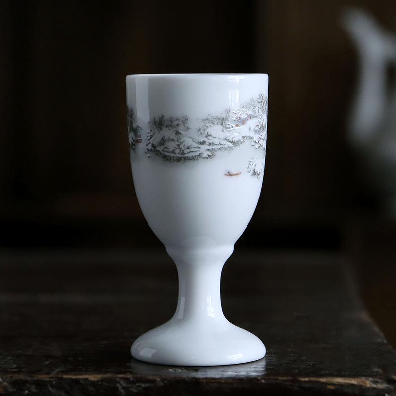 

Blue & White Retro Ceramic Baijiu Shot Glass - High-Footed Tavern Cup for Home Use