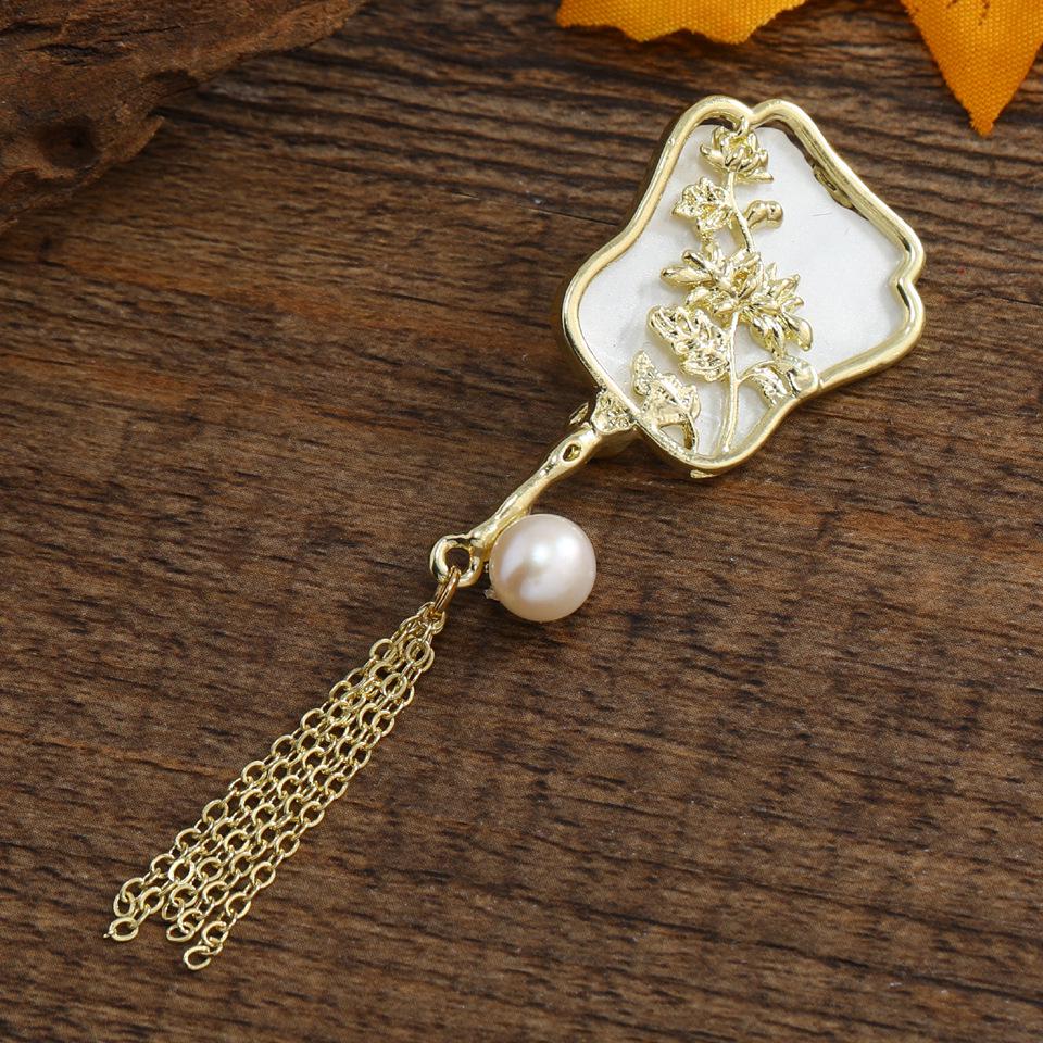 

Pearl Cattail Fan Brooch: Women s Cheongsam Tassel Pin & Flower Accessories