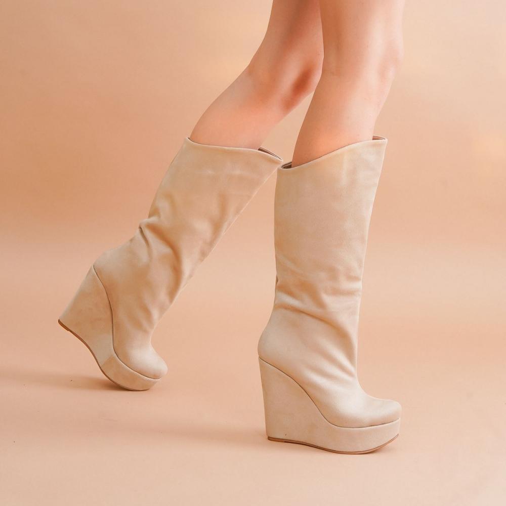 

Женские модные десять замшевых ботинок на танкетке