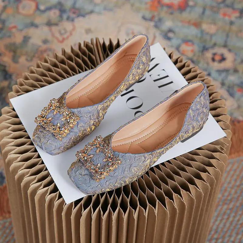 

Модная обувь с морщинами для женщин с кристаллами, низкий каблук, элегантные одинарные туфли-лодочки для вечеринок, оптовая цена, популярная в продаже, корейский стиль 39 40