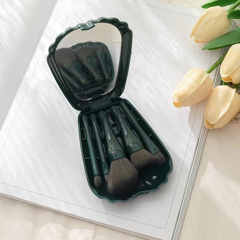 

5Pcs Portable Makeup Brush Set Hd Mirror Soft Fiber Hair Beauty Tool Repair Brush Lip Brush Full Set Of Cosmetic Brush as the picture