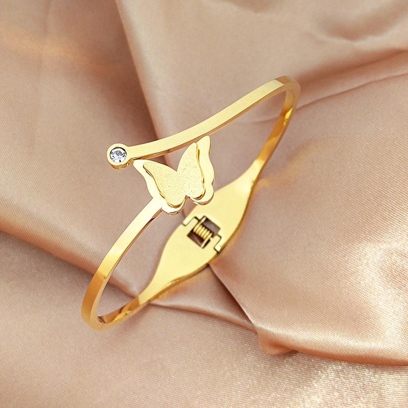 Women's High-End Starry Sky Silver Titanium Steel Bracelet - Versatile, Fade-Resistant, Full Diamond Stainless Steel Plain Band.