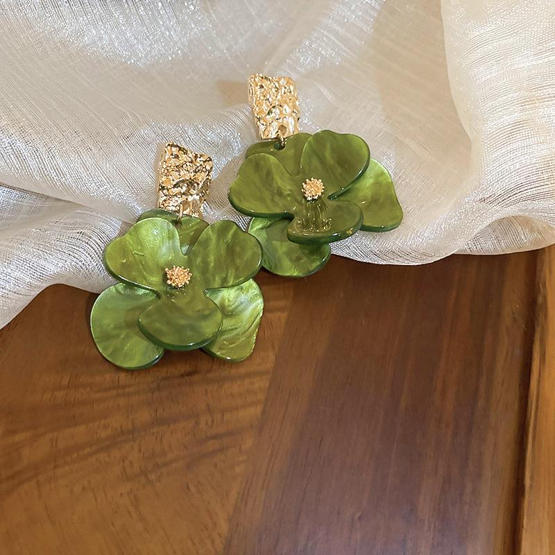 Women Simple Acrylic Flower Stud Earrings Fashion All Match Light Luxury Niche Design Elegant High-End Ear Jewelry For Ladies
