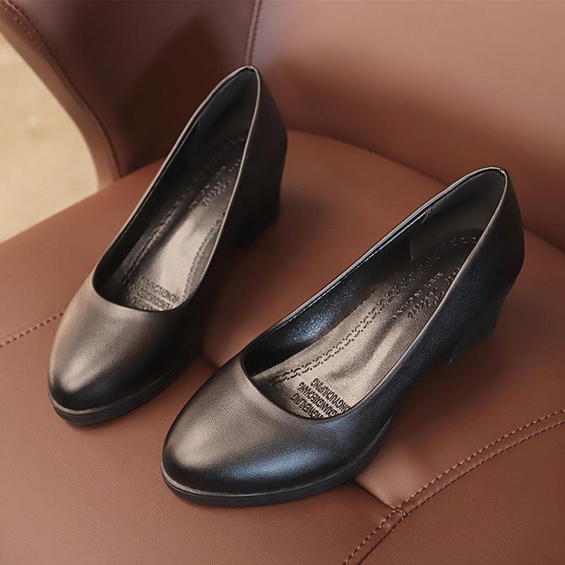 

Мода 2025 Кожаные туфли Женские Туфли с круглым носком Sapato feminino Высокие каблуки Мелкие Модные Черные Рабочие туфли 35 чёрный