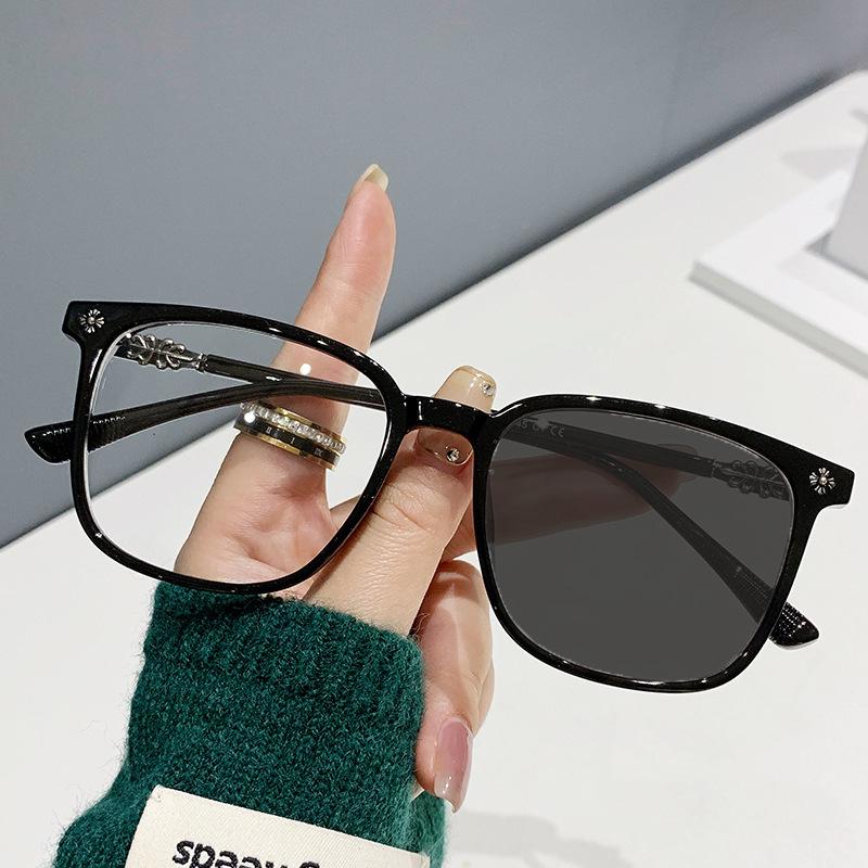 Trendy Chrome Hearts Style Anti-Blue Light Photochromic Glasses for Students & Influencers