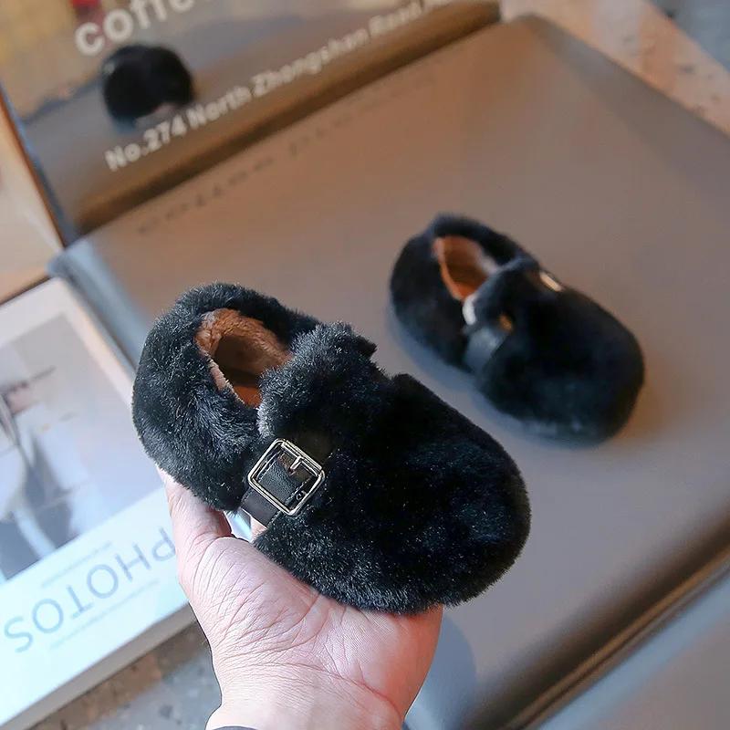 Kids Princess Shoes Soft Sole Girls Flat Shoes with Metal Decoration 2024 Winter New Fashion for Children Plush Shoes Warm Trend