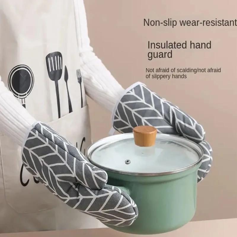 2pcs Kitchen Glove Durable Heat-insulating Gloves Oven Mitts Easy to Clean Baking Oven Gloves