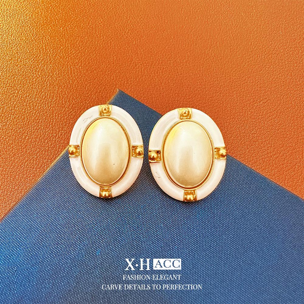 Vintage Bow Earrings: Timeless, High-End Retro Fashion Accessory