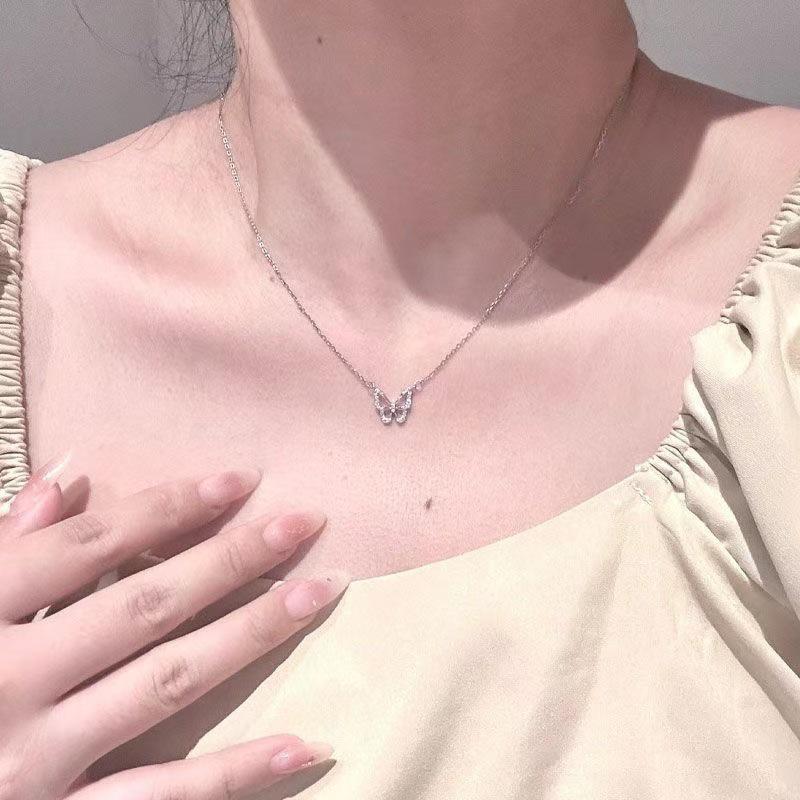 2022 White Chalcedony Necklace - Elegant Niche Design, High-End Fairy Clavicle Chain for Women & Students