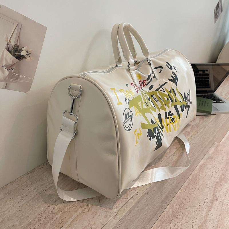 Duffel Bag mit Graffiti-Print, Griff und Schultergurt, Stilvolle Sport- und Reisetasche
