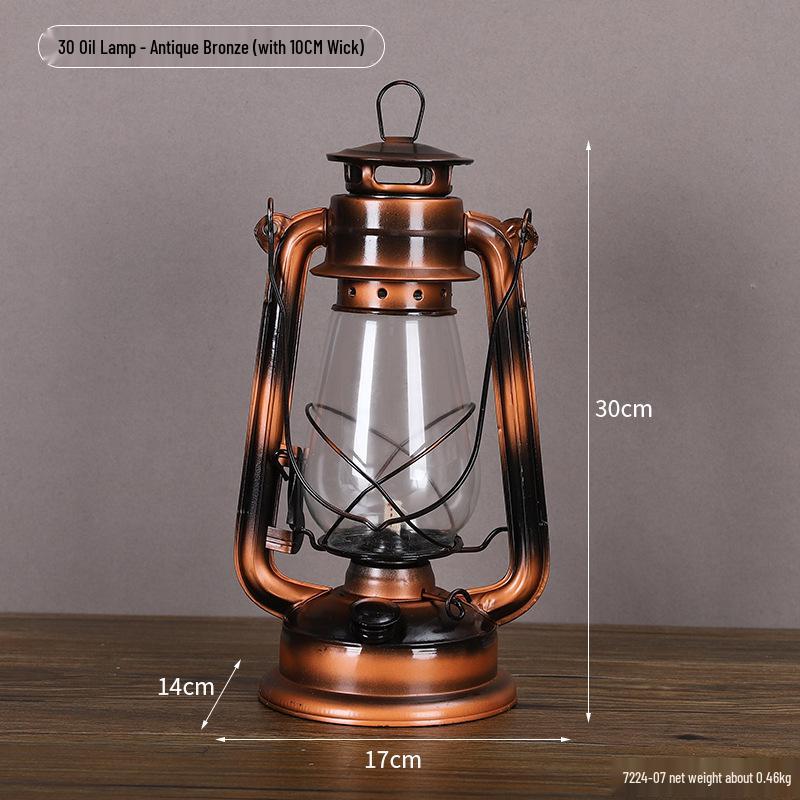 Vintage Handheld Kerosene Lantern: Antique-Style Outdoor and Household Lighting