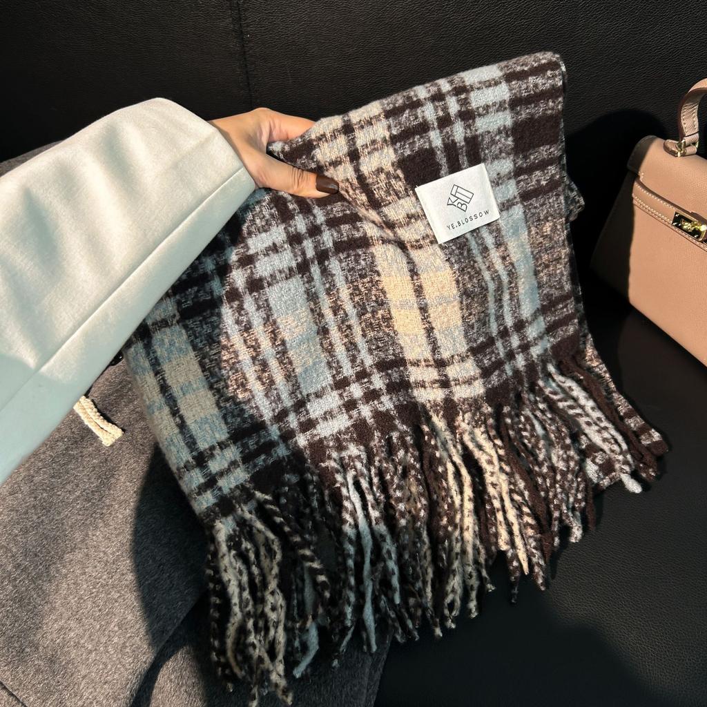 Mint green scarf autumn and winter women's atmosphere plush thickened warm girls shawl 2025 new