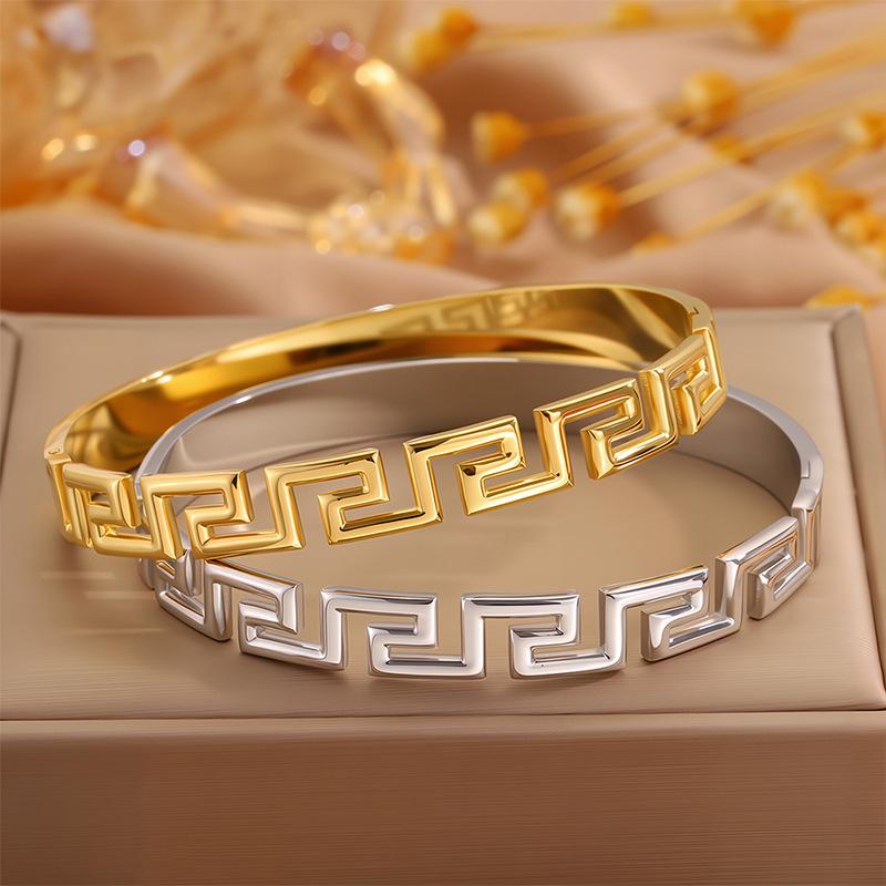 Women's Chinese Style Retro Great Wall Pattern Bracelet Couple Bracelet
