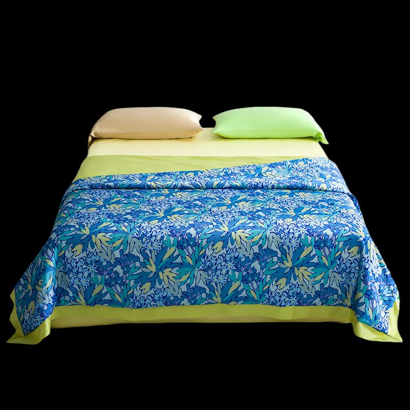 

ELLE DECO Floating Iris Dream Tencel Printed Quilt